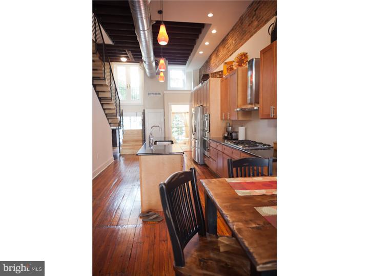 113 Cuthbert Street, Unit 3 Philadelphia, PA 19106 - Photo 4 of 24 Gallery Image 4