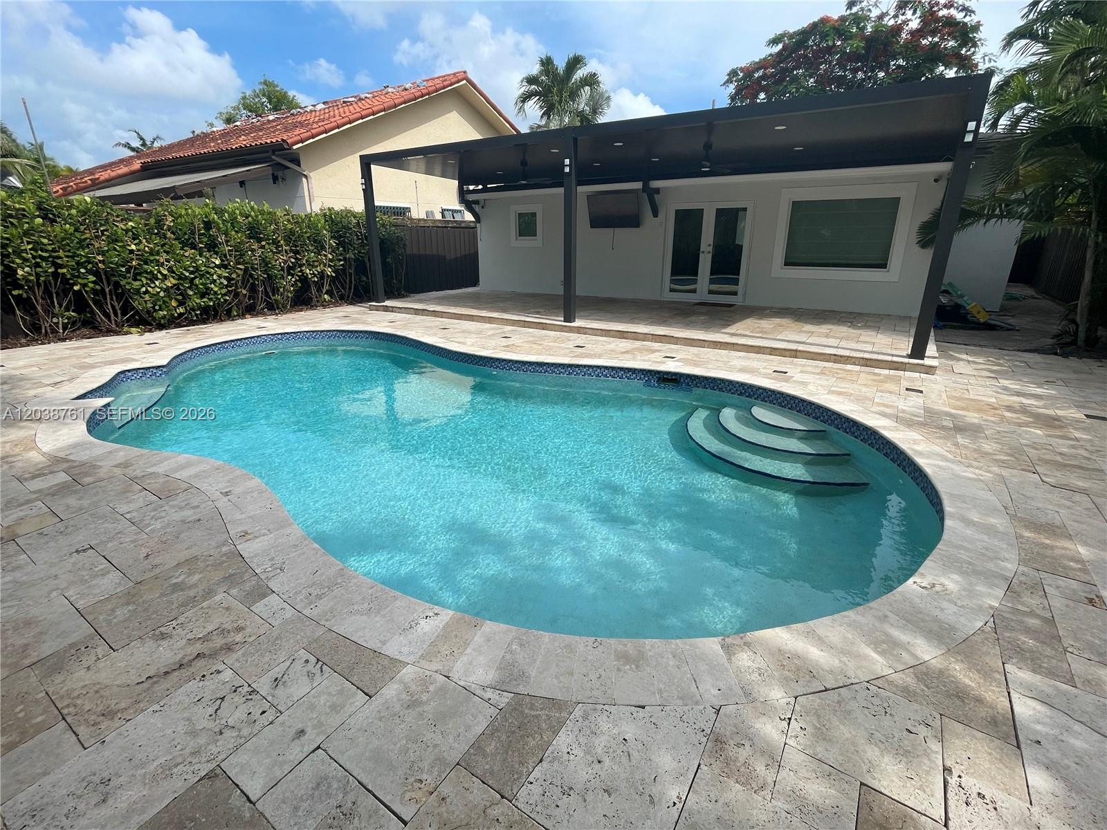 6129 Southwest 28th Street Miami, FL 33155 - Photo 15 of 19