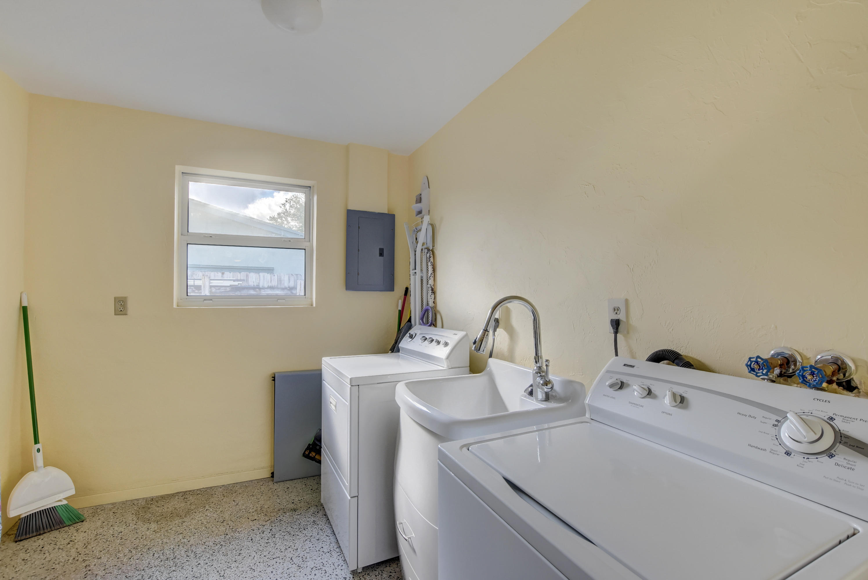987 Southwest 7th Street Boca Raton, FL 33486 - Photo 22 of 30 lh 987 sw 8th st-19