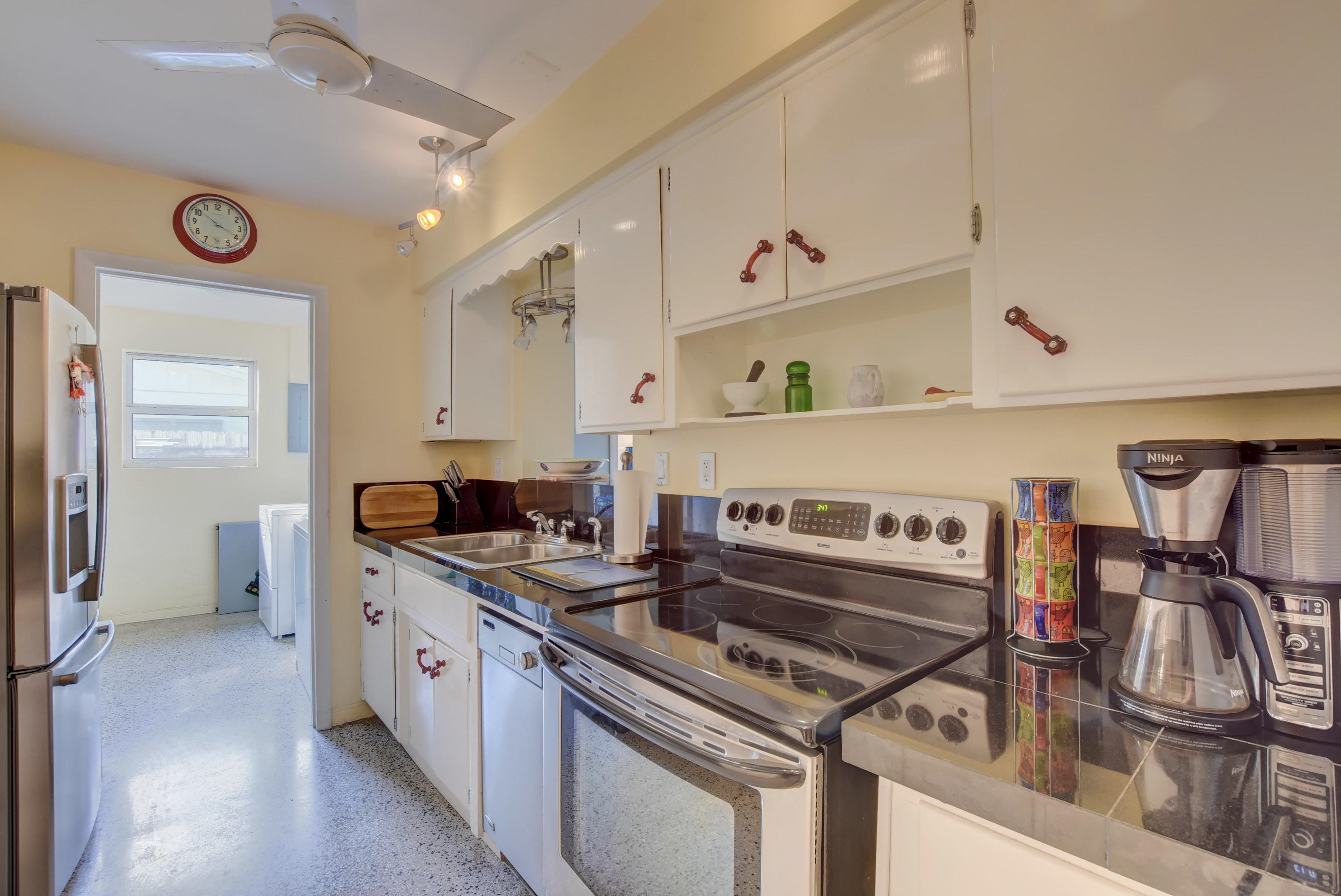 987 Southwest 7th Street Boca Raton, FL 33486 - Photo 4 of 30 lh 987 sw 8th st-17