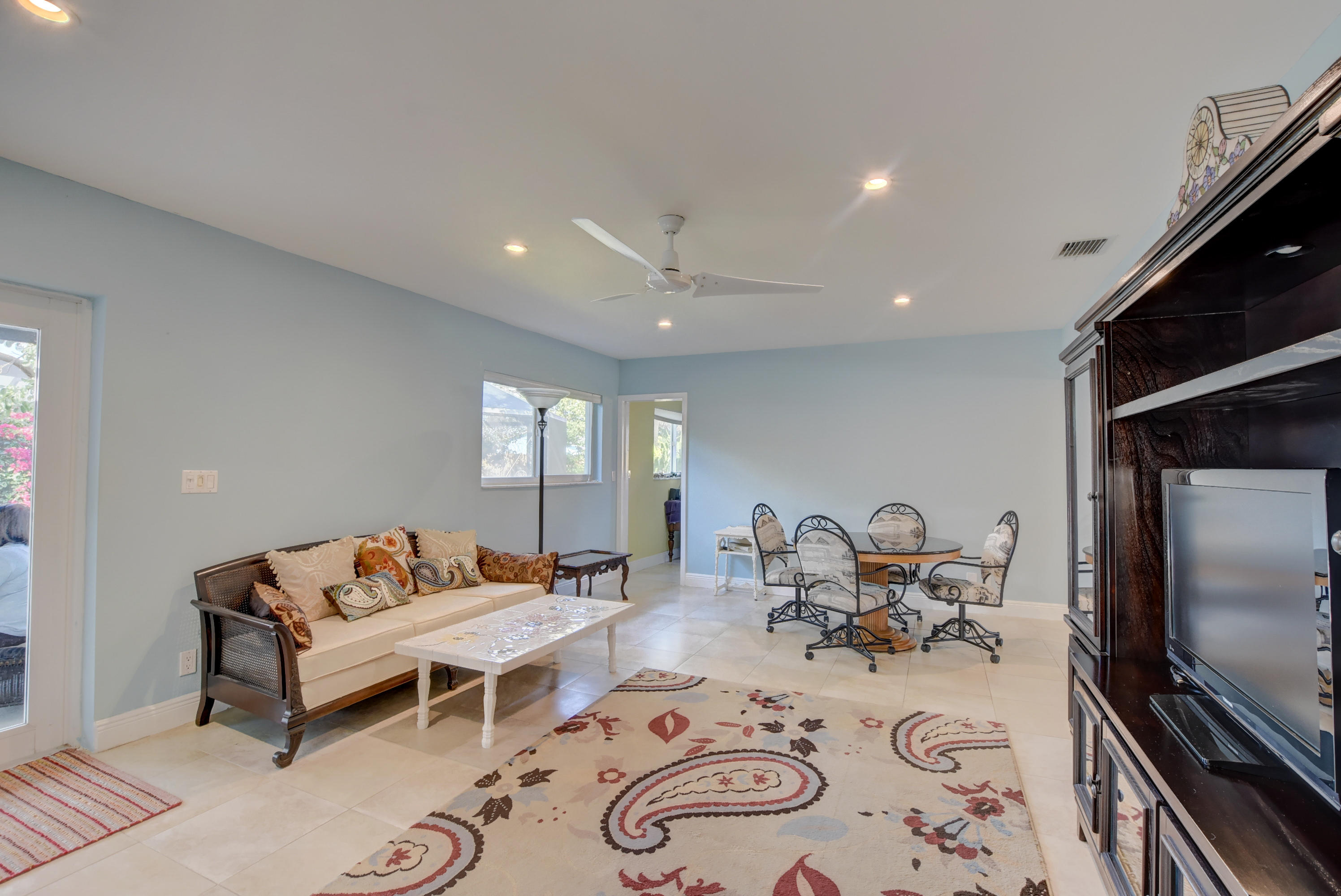 987 Southwest 7th Street Boca Raton, FL 33486 - Photo 8 of 30 lh 987 sw 8th st-22