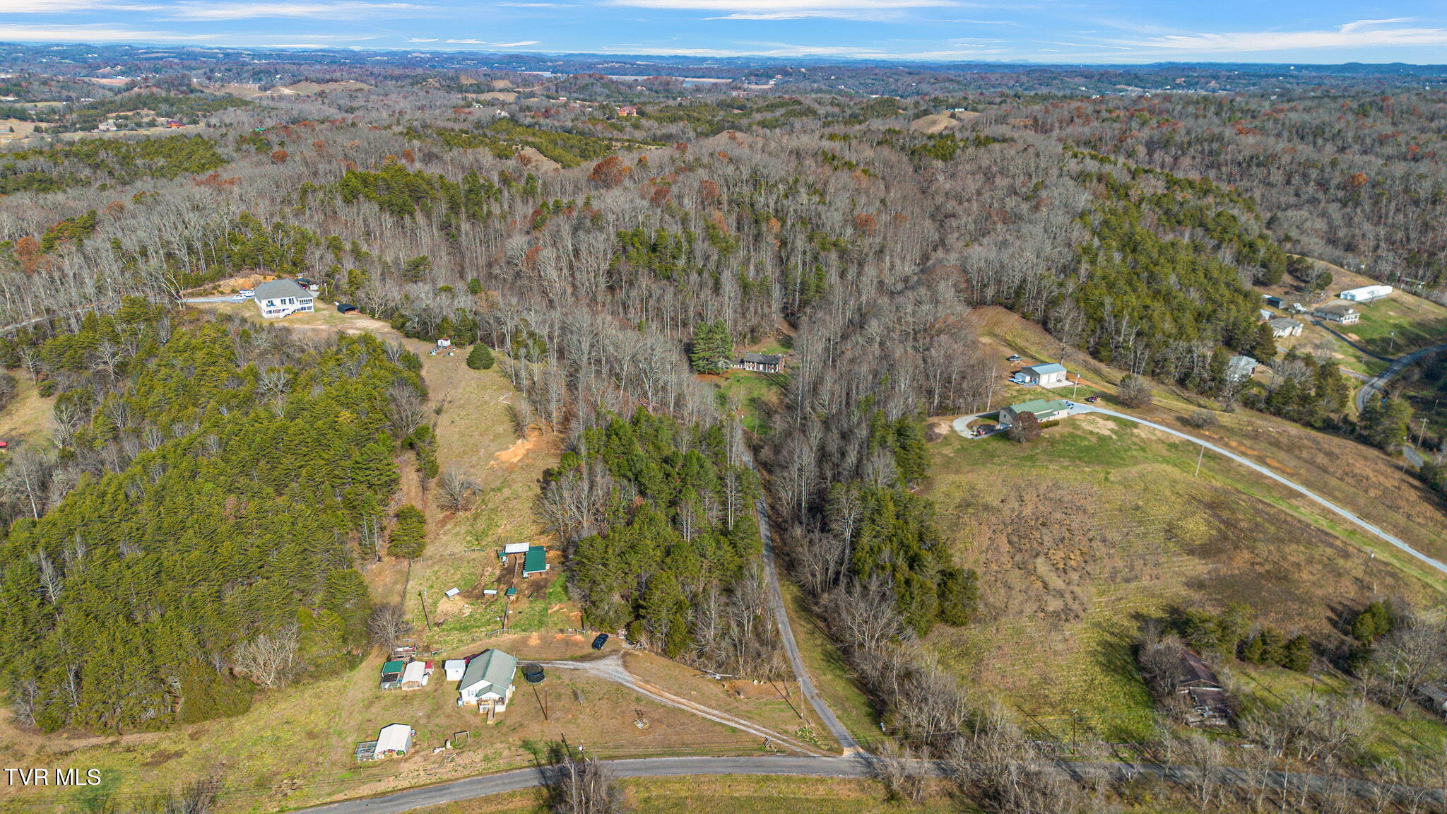 2313 Hall Road Dandridge, TN 37725 - Photo 28 of 35 51