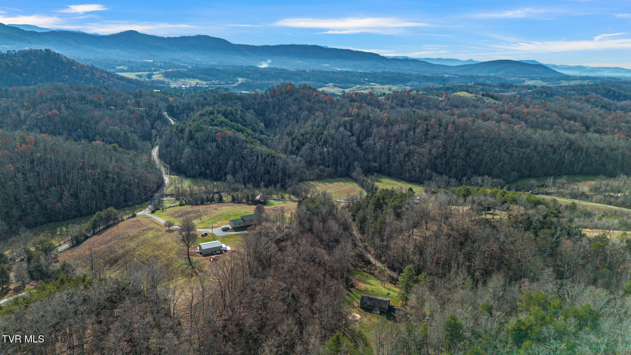 2313 Hall Road Dandridge, TN 37725 - Photo 29 of 35 55