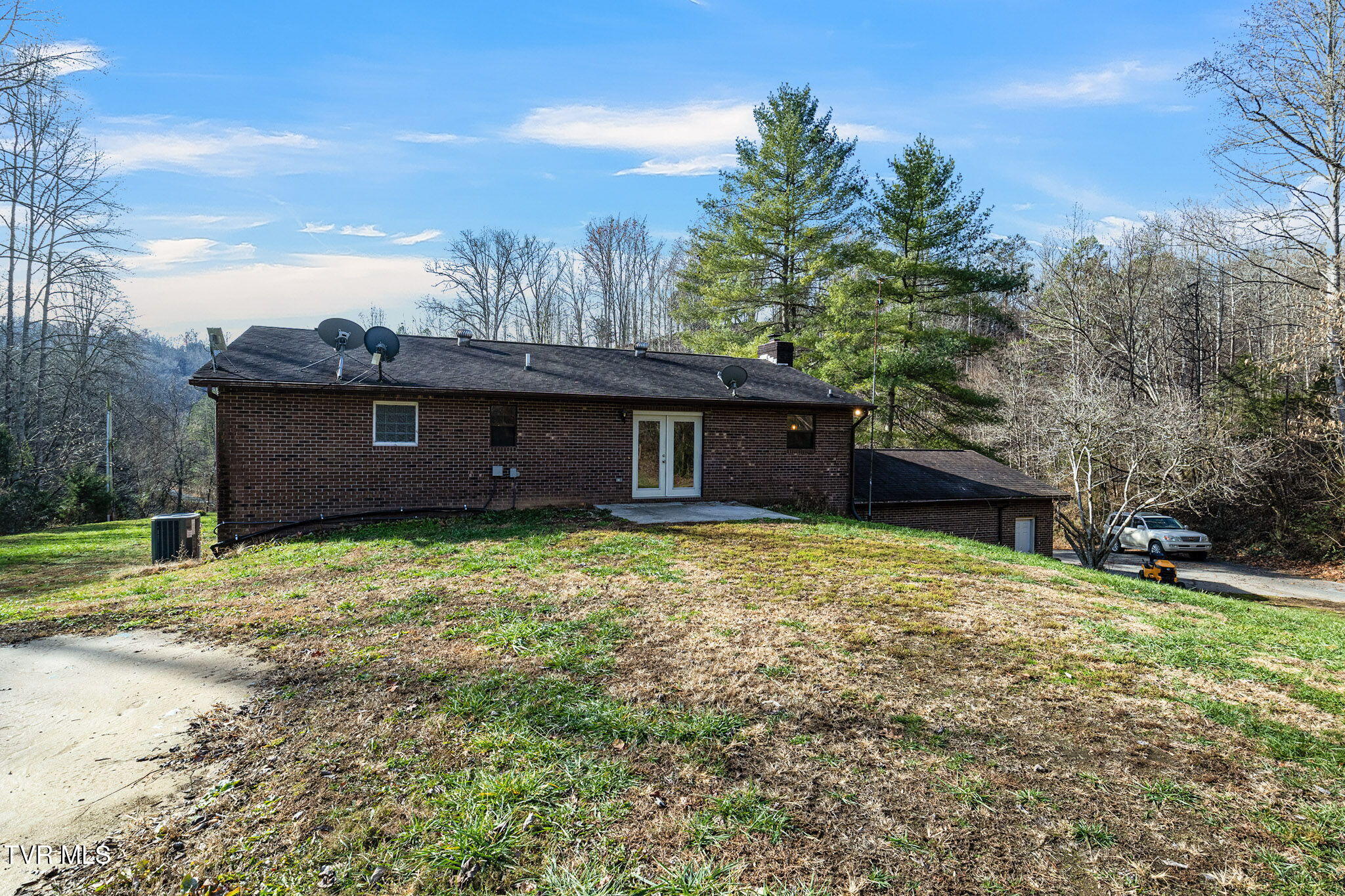 2313 Hall Road Dandridge, TN 37725 - Photo 4 of 35 4