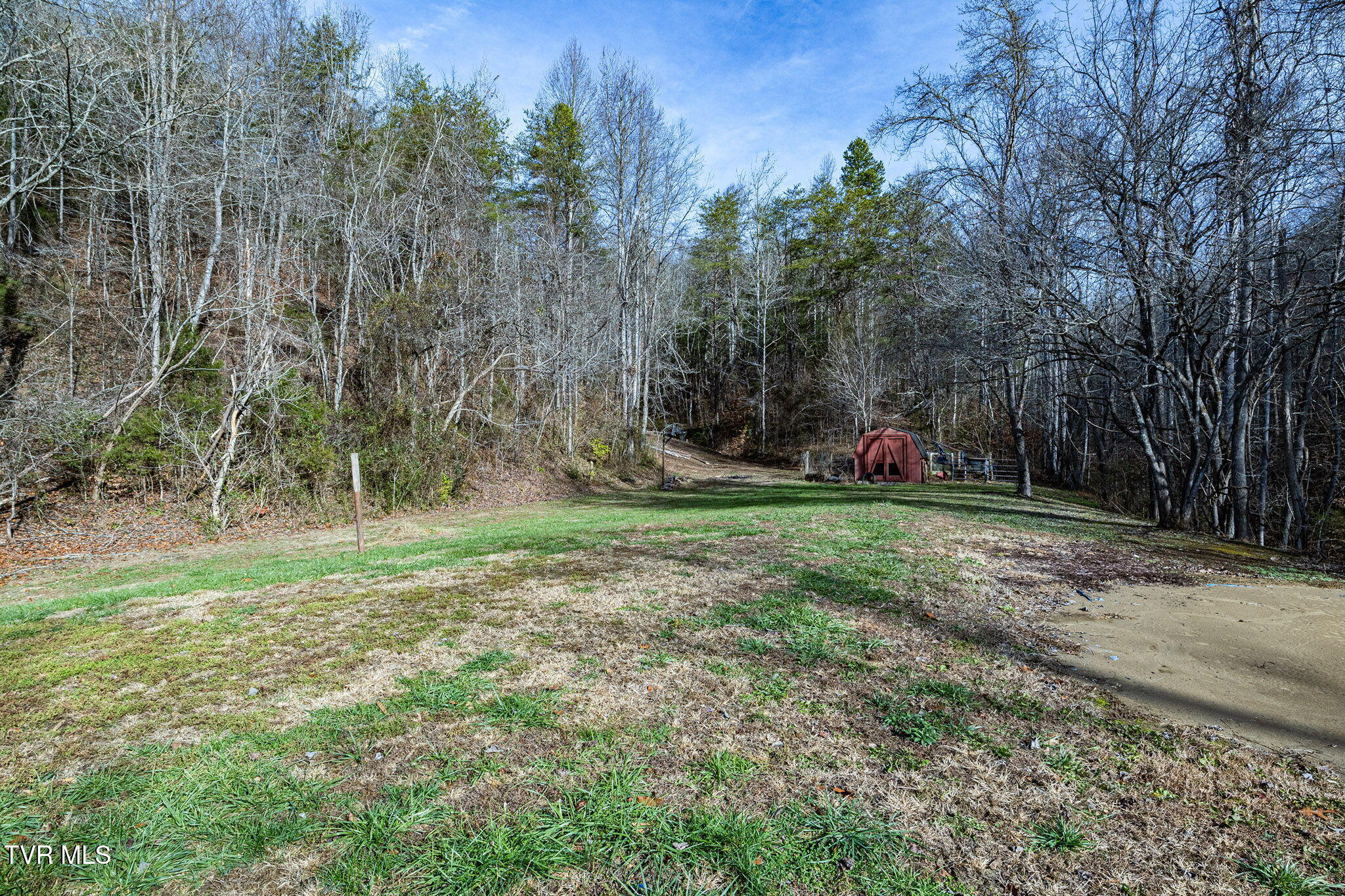 2313 Hall Road Dandridge, TN 37725 - Photo 5 of 35 5