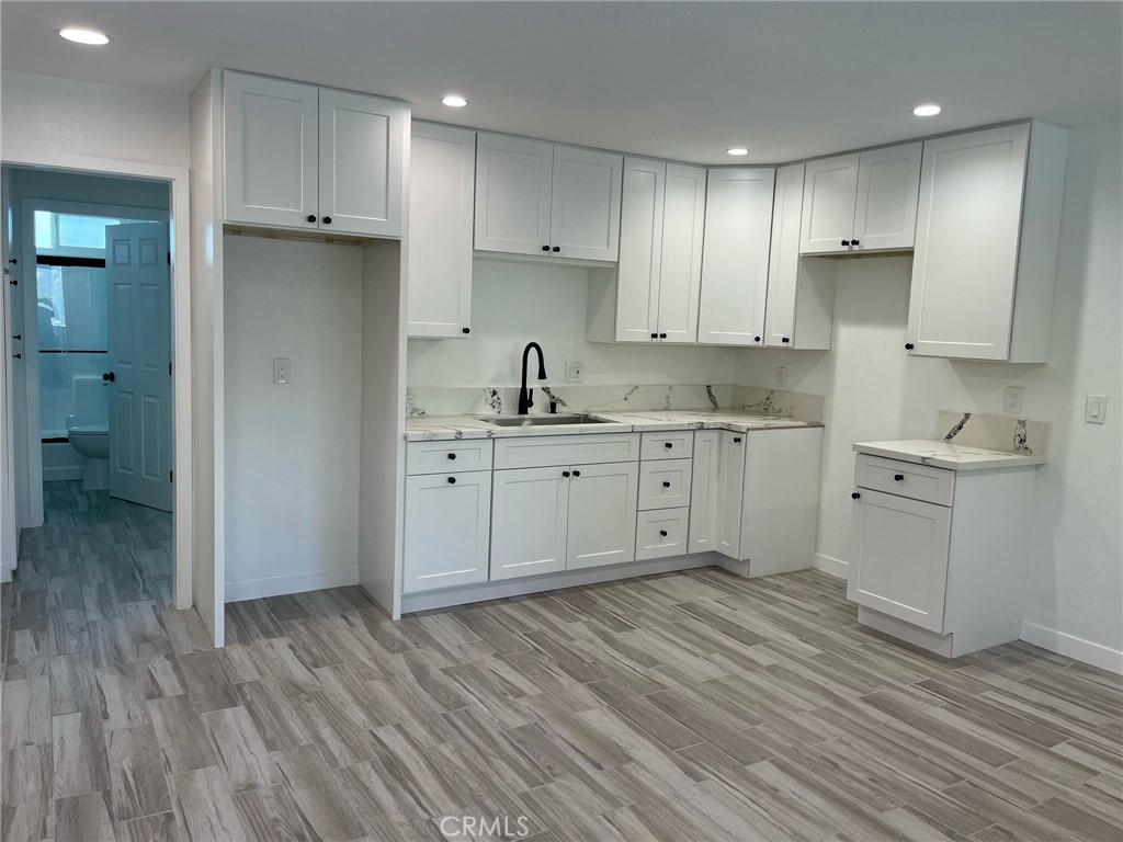 10037 Samoa Avenue, Unit 17 Tujunga, CA 91042 - Photo 2 of 8