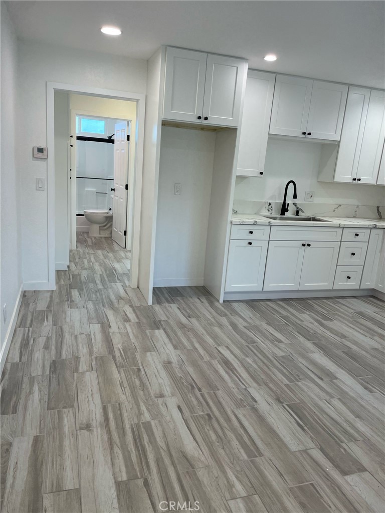 10037 Samoa Avenue, Unit 17 Tujunga, CA 91042 - Photo 3 of 8