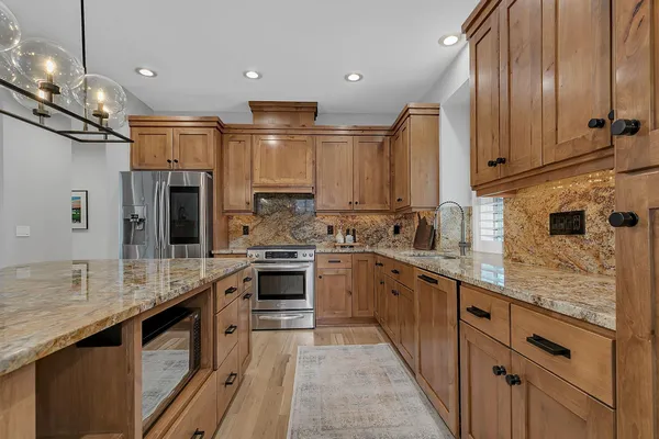 $649,900 | 4672 Walnut Street, Medina, MN 55359