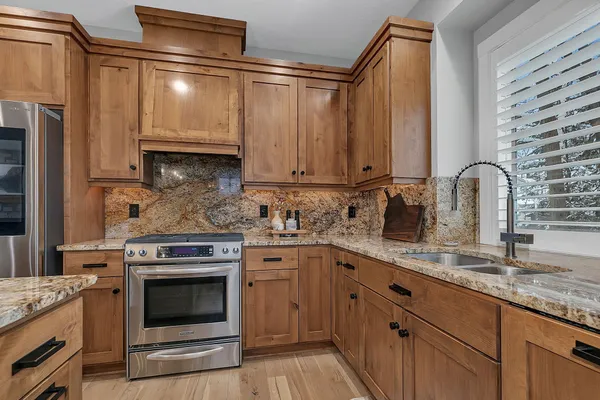 $649,900 | 4672 Walnut Street, Medina, MN 55359