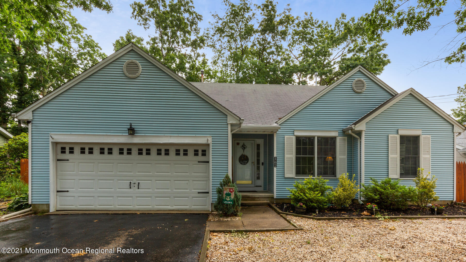 162 Sextant Road Manahawkin, NJ 08050 - Photo 3 of 29 Oversized 2 Car Garage