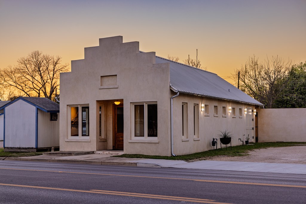 416 Highway 27 Comfort, TX 78013 - Photo 3 of 46