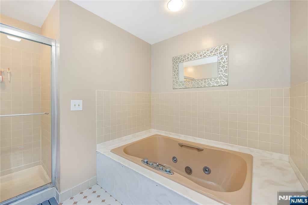 300 Gorge Road, Unit 8 Cliffside Park, NJ 07010 - Photo 20 of 32