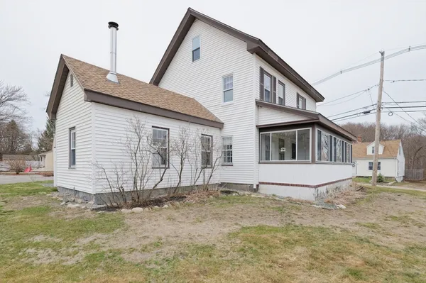 $580,000 | 21 Maple Street, Bellingham, MA 02019