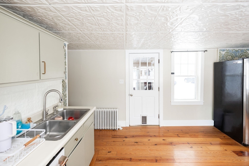 21 Maple Street Bellingham, MA 02019 - Photo 10 of 32