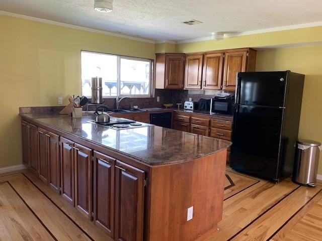 4450 Leonard Road Grants Pass, OR 97527 - Photo 7 of 39 kitchen