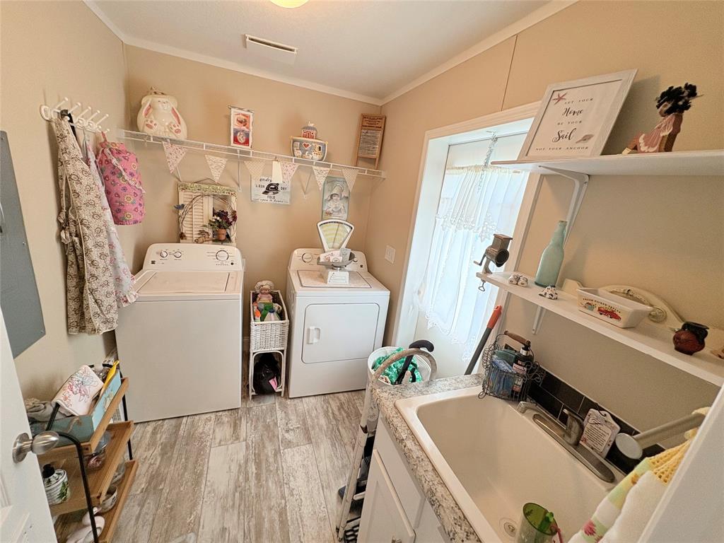 4331 Southwest 10th Way Okeechobee, FL 34974 - Photo 31 of 49 a room with storage and utility