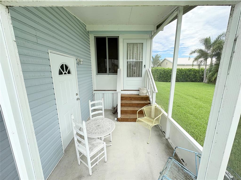 4331 Southwest 10th Way Okeechobee, FL 34974 - Photo 41 of 49 a view of an outdoor seating area