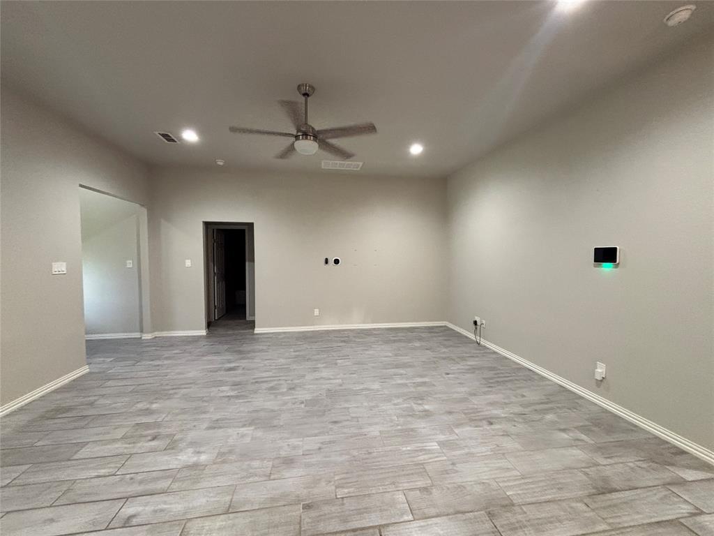 621 North Ave B Springtown, TX 76082 - Photo 2 of 26