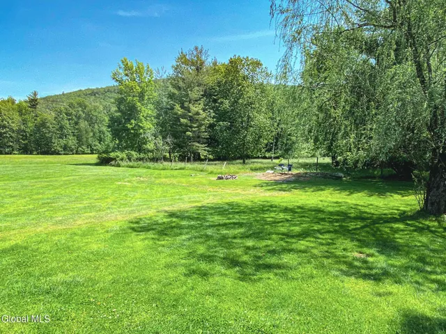 $525,000 | 5 Hanneford Road, Queensbury, NY 12804