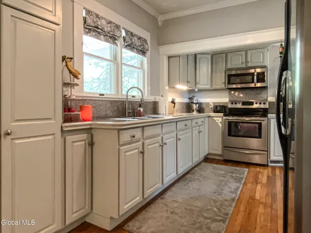 $525,000 | 5 Hanneford Road, Queensbury, NY 12804