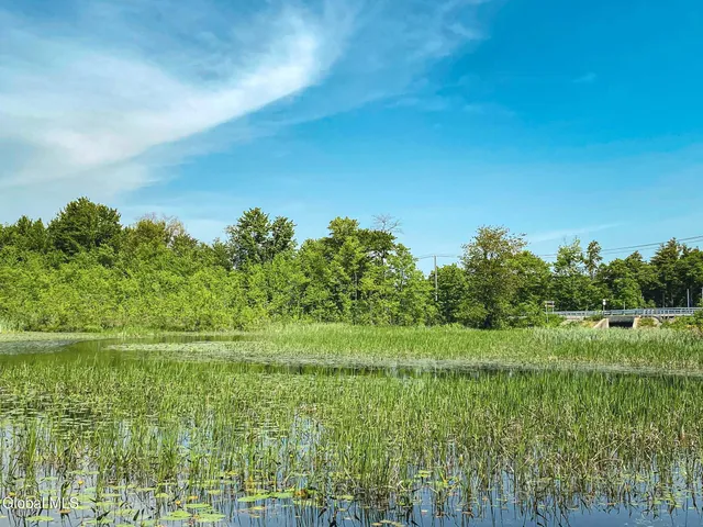 $525,000 | 5 Hanneford Road, Queensbury, NY 12804