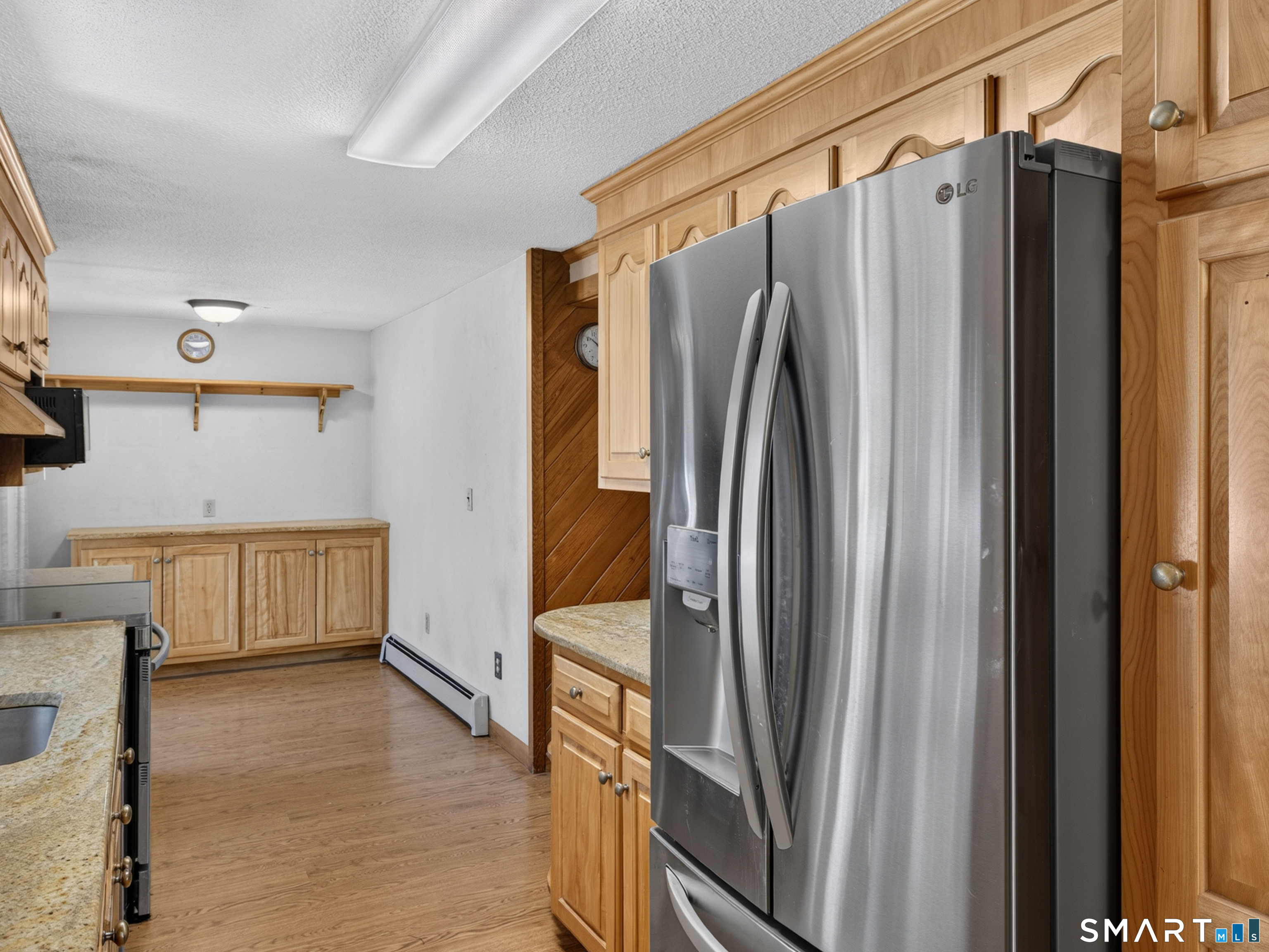 9 W Road East Lyme, CT 06357 - Photo 12 of 40