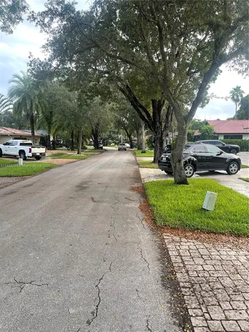 $1,350,000 | 16120 East Troon Circle, Miami Lakes, FL 33014