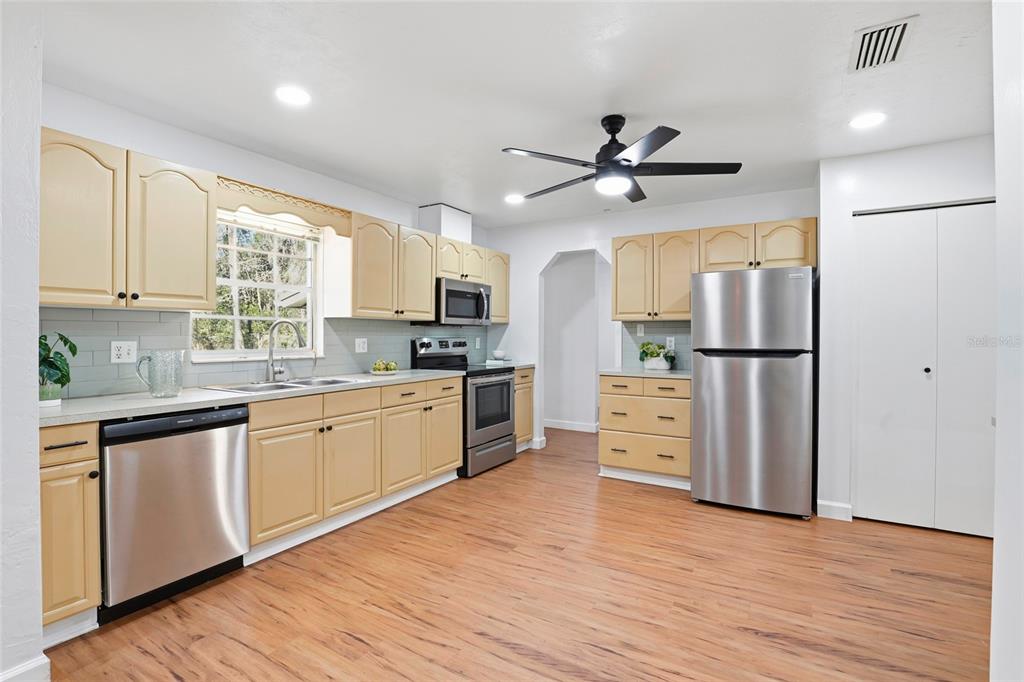 10002 Northwest 6th Place Gainesville, FL 32607 - Photo 12 of 36