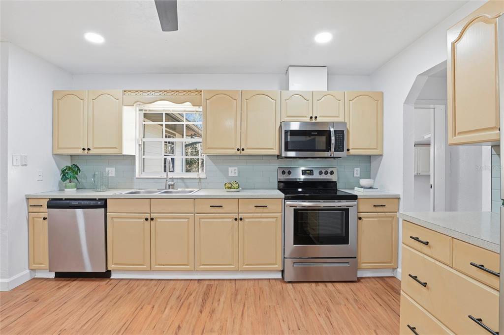 10002 Northwest 6th Place Gainesville, FL 32607 - Photo 14 of 36