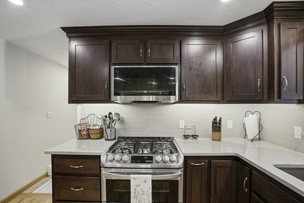36 Jackson Circle Franklin, MA 02038 - Photo 11 of 41
