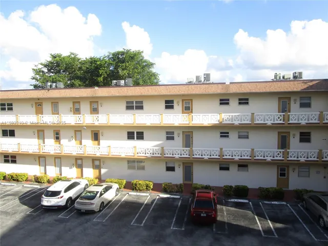 $112,900 | 5111 West Oakland Park Boulevard, Unit 305, Lauderdale Lakes, FL 33313