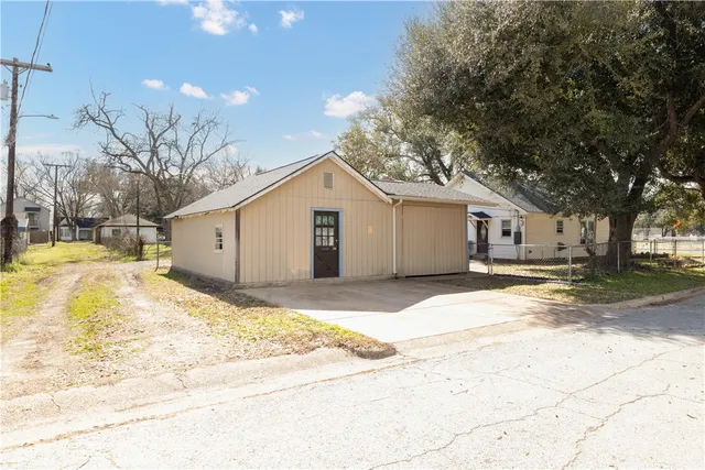 $175,000 | 1301 Cedar Street, Hearne, TX 77859