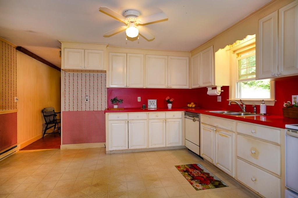 5 Magnolia Avenue Lancaster, MA 01523 - Photo 12 of 20 Gallery Image 12
