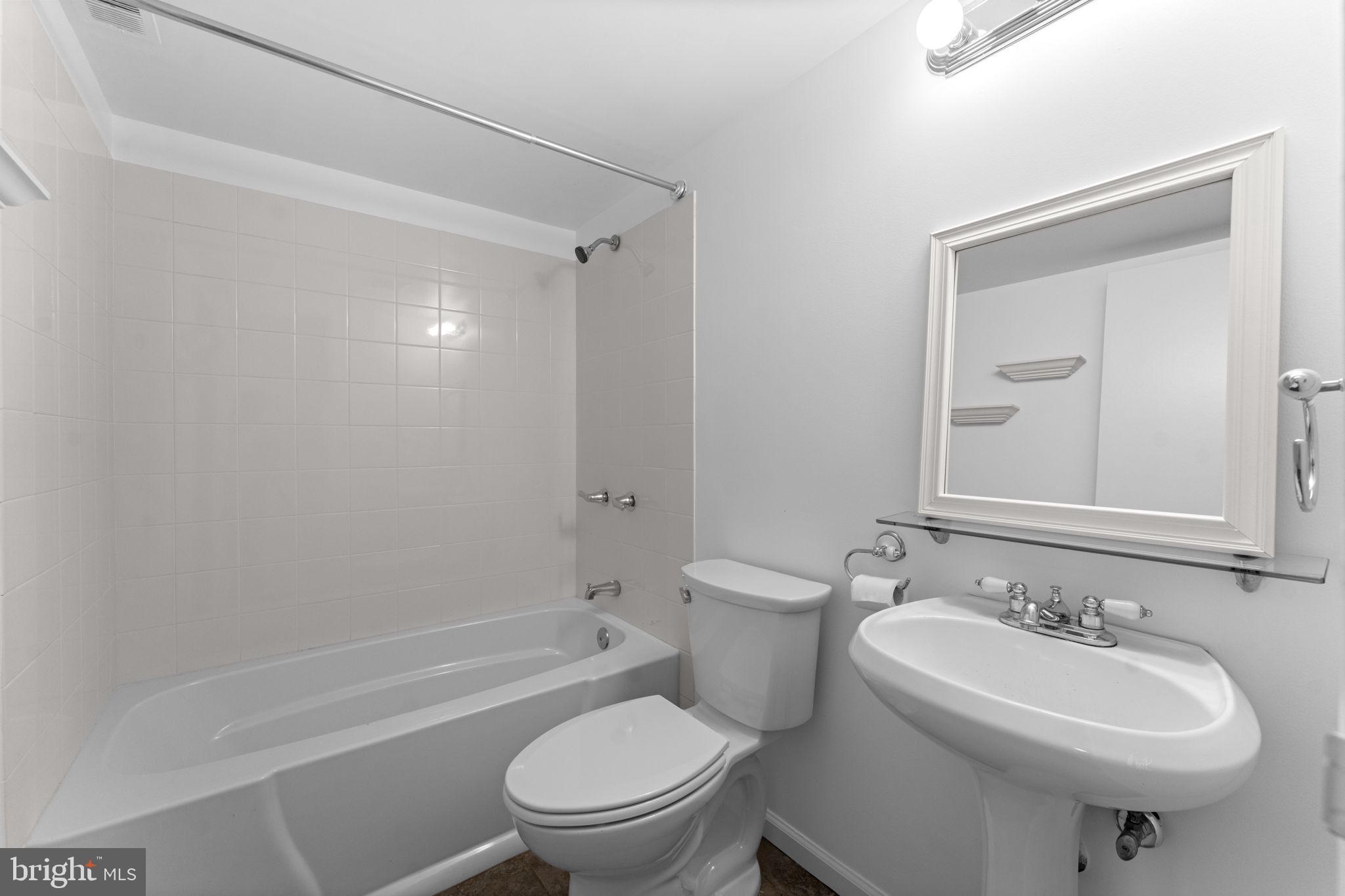 2112 Green Watch Way, Unit 10/200F Reston, VA 20191 - Photo 17 of 52 Gallery Image 17