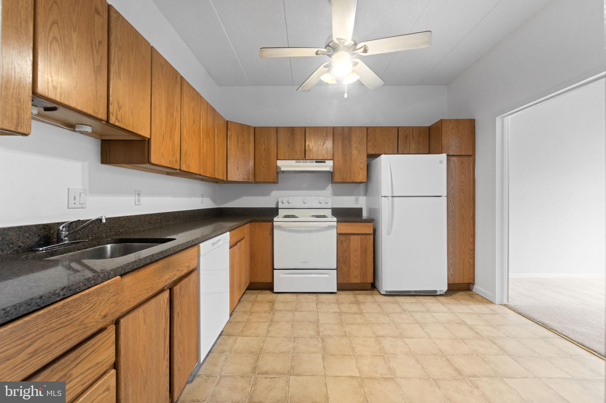 2112 Green Watch Way, Unit 10/200F Reston, VA 20191 - Photo 9 of 52 Gallery Image 9