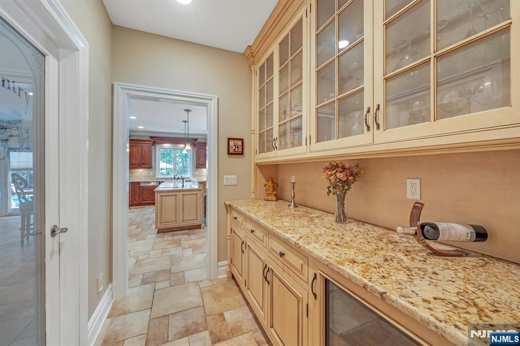 476 Fairfield Road Wyckoff, NJ 07481 - Photo 12 of 50