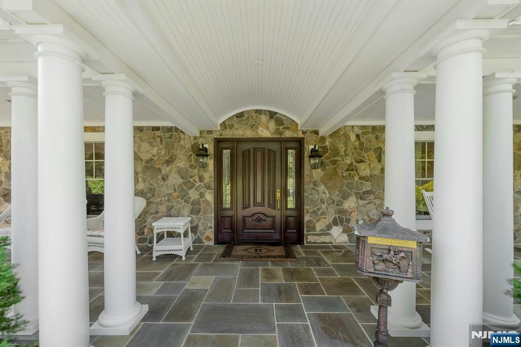 476 Fairfield Road Wyckoff, NJ 07481 - Photo 3 of 50