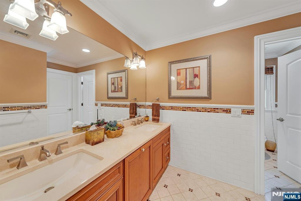 476 Fairfield Road Wyckoff, NJ 07481 - Photo 36 of 50