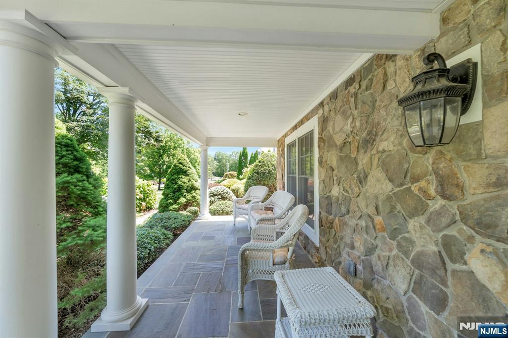 476 Fairfield Road Wyckoff, NJ 07481 - Photo 4 of 50