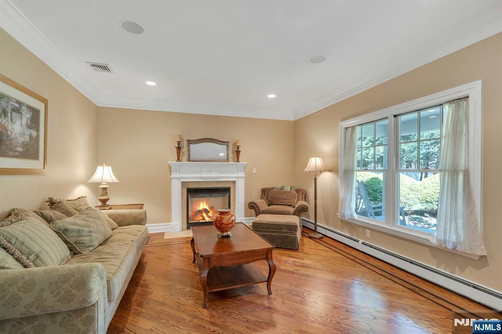 476 Fairfield Road Wyckoff, NJ 07481 - Photo 8 of 50