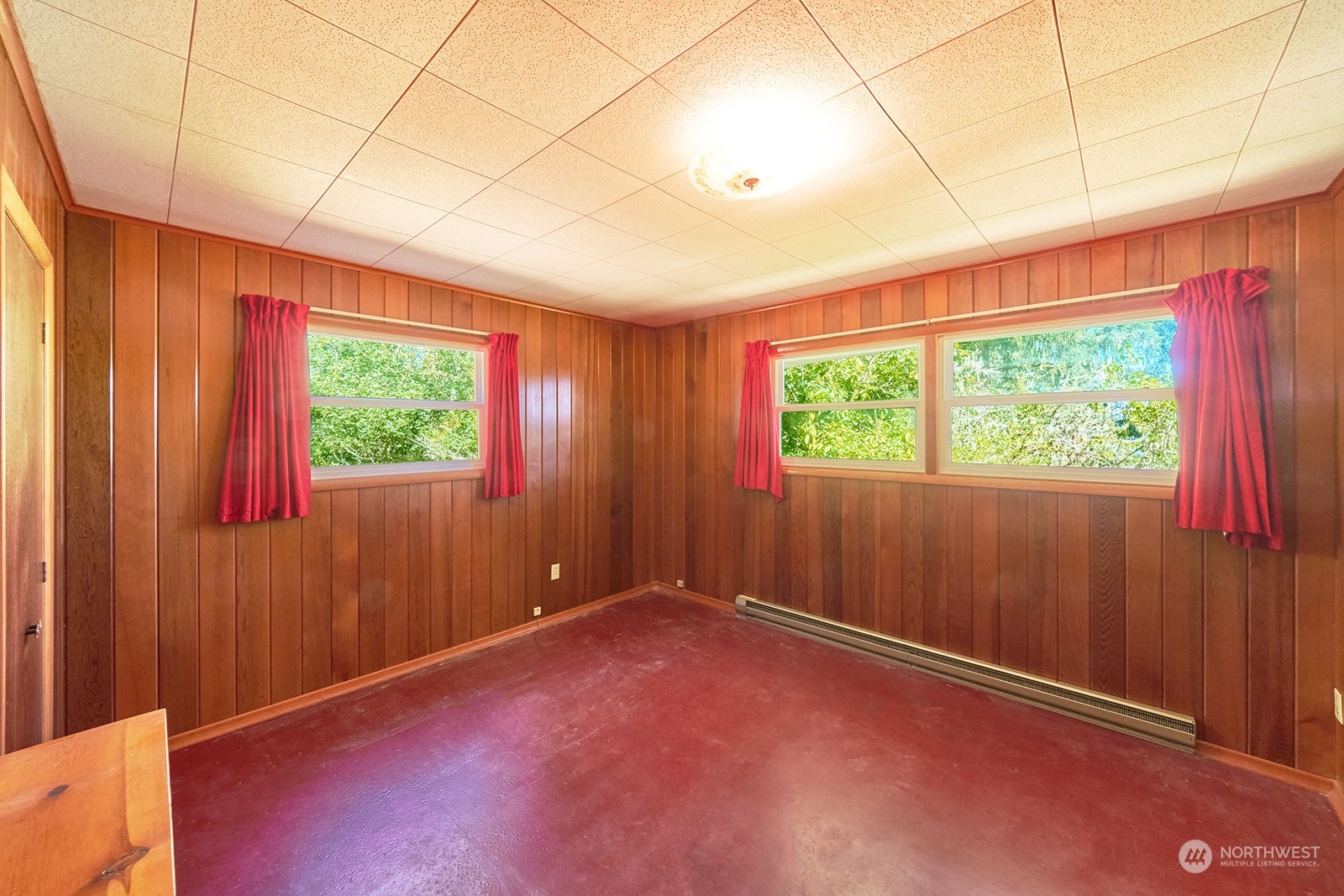 30708 Sandridge Road Ocean Park, WA 98640 - Photo 20 of 37 an empty room with windows
