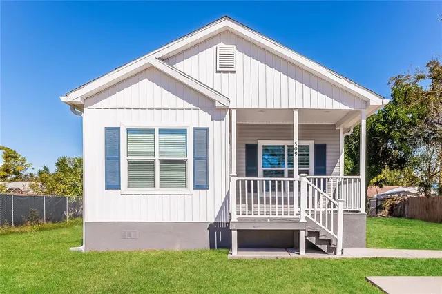 $2,220 | 509 60th Ave Drive West, Bradenton, FL 34207