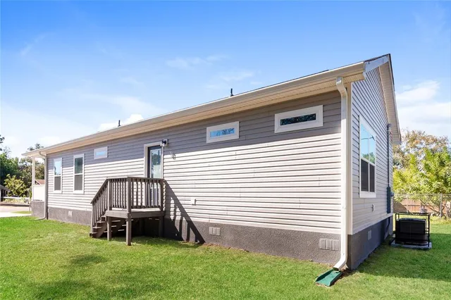 $2,220 | 509 60th Ave Drive West, Bradenton, FL 34207