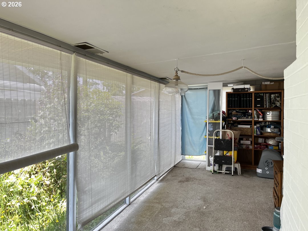 2045 19th Street Florence, OR 97439 - Photo 41 of 44