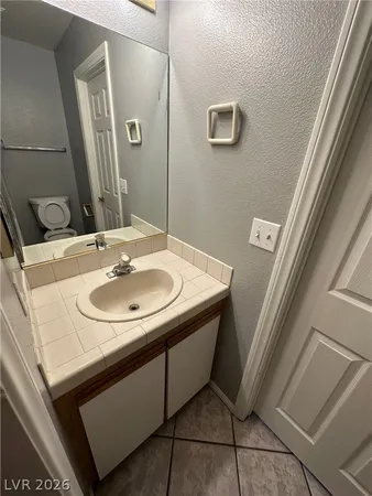 $1,350 | 1600 North Torrey Pines Drive, Unit 102, Las Vegas, NV 89108