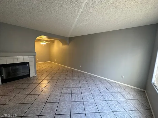 $1,350 | 1600 North Torrey Pines Drive, Unit 102, Las Vegas, NV 89108