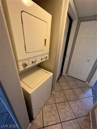 $1,350 | 1600 North Torrey Pines Drive, Unit 102, Las Vegas, NV 89108