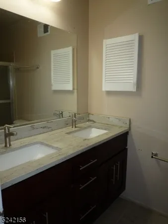 $3,000 | 388 Cotswold Place, Somerset, NJ 08873