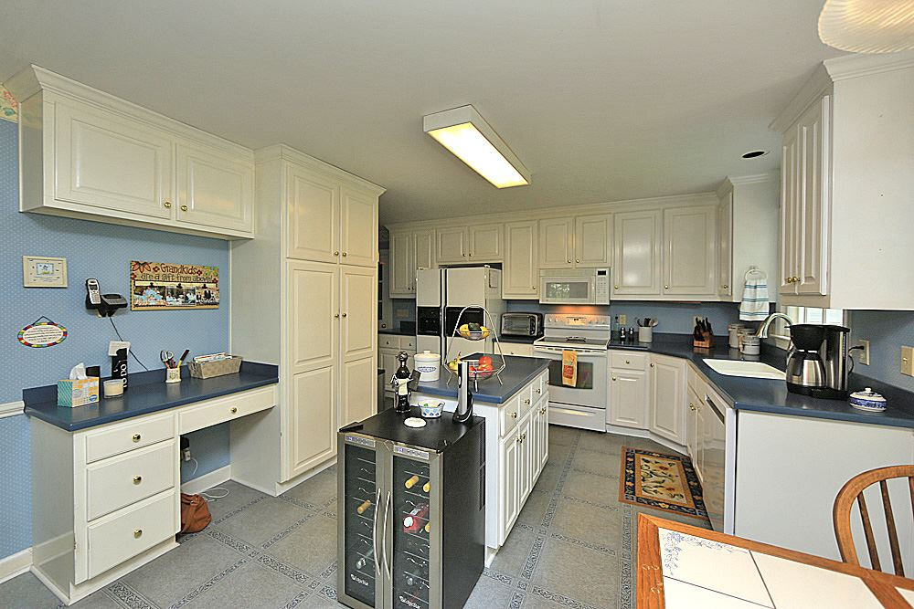 1104 New Dover Road Apex, NC 27502 - Photo 11 of 26 Kitchen