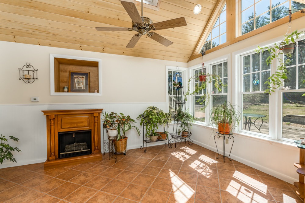 332 Sanford Road Wells, ME 04090 - Photo 5 of 38 Gallery Image 5